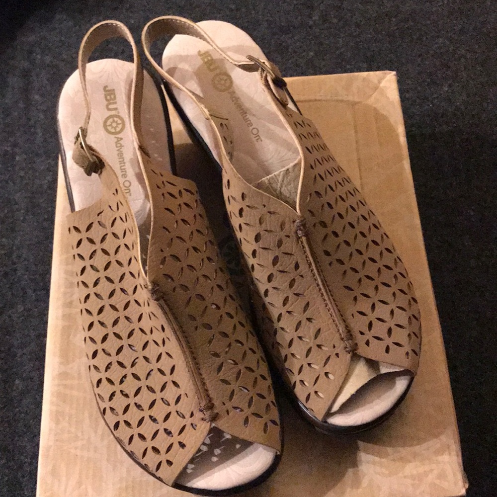 NWT-Jambu Monique women’s size 10 sandal